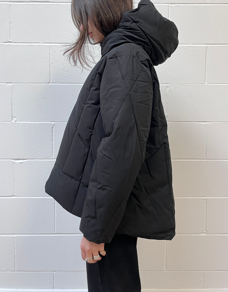 Hooded Puffer in Black