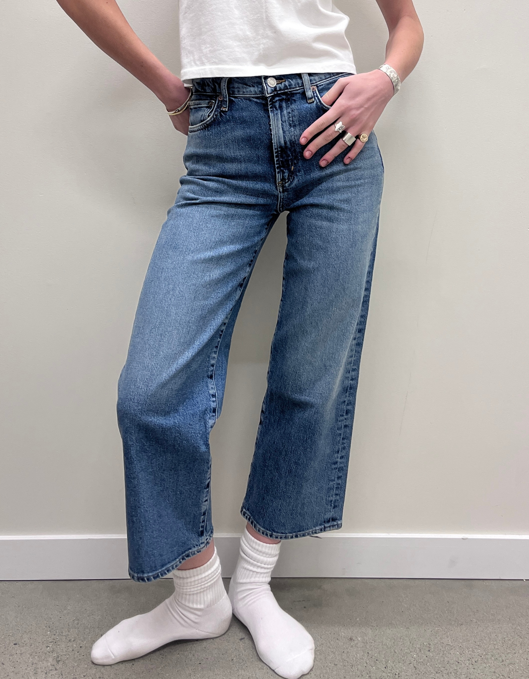デニム・ジーパン AGOLDE Woman Jeans Gnawed Blue A1981601 CNFLT 20894446_51030531_1000.jpg