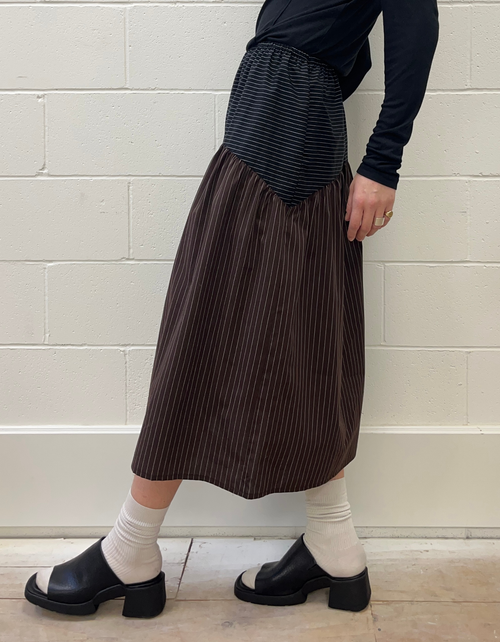 Field Skirt in Java/Black Pencil Stripe