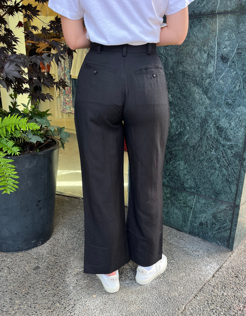 Chloe Pleat Linen Pant in Faded Black