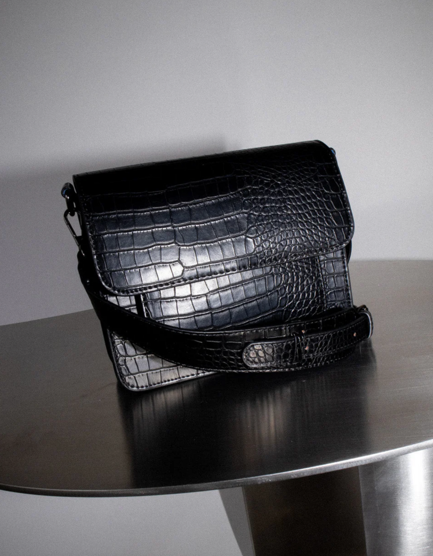 Cayman Trace Bag in Black