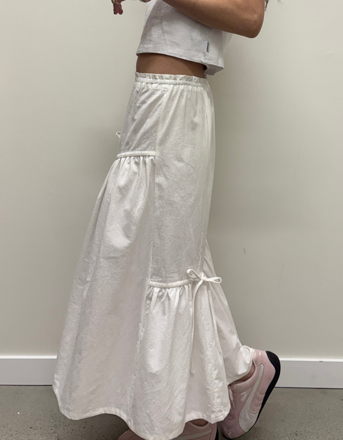 Museum Skirt in White
