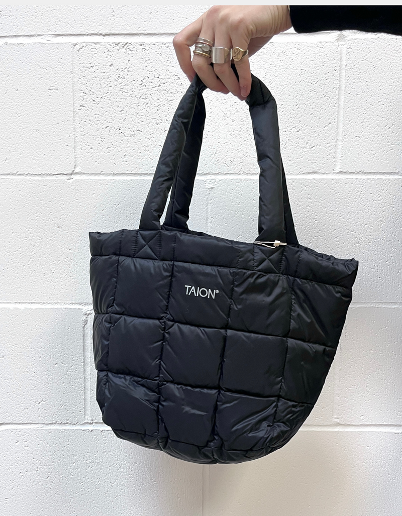 Basic Shirring Down Small Tote Bag in Black