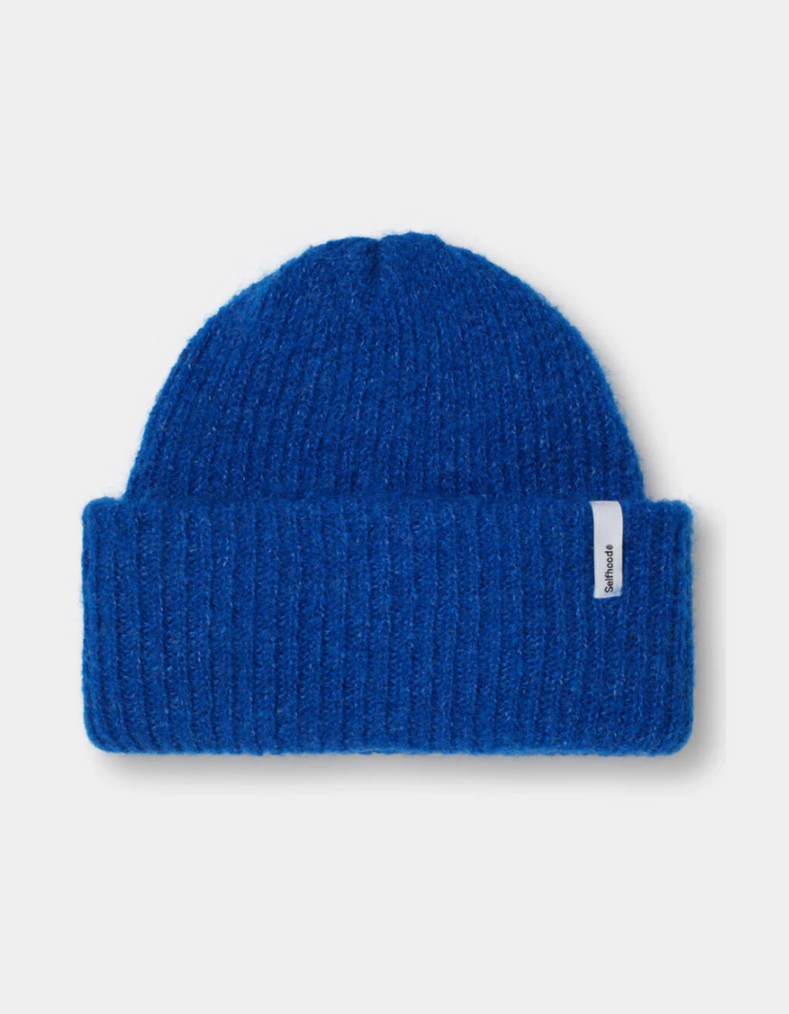 Fluffy Beanie in Blue