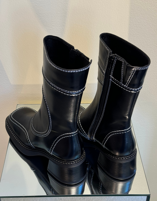 Malene Boot in Black