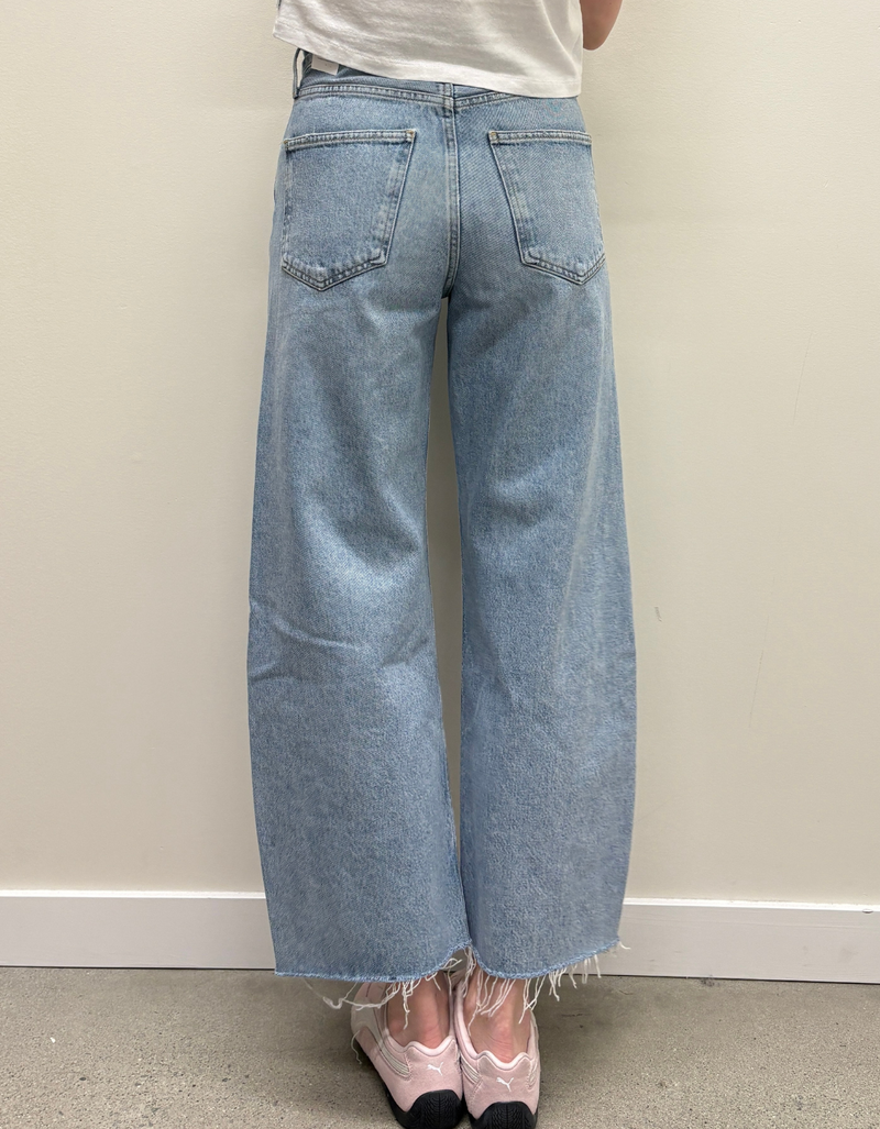 Low Curve Fray Jean in Force