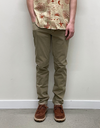 Lou Slim Twill Pant in Sahara
