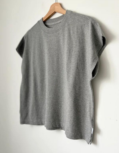Jeanne Tee in Heather Grey