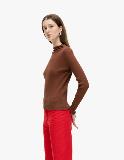 Upside Down Turtle Rib Tee in Brown