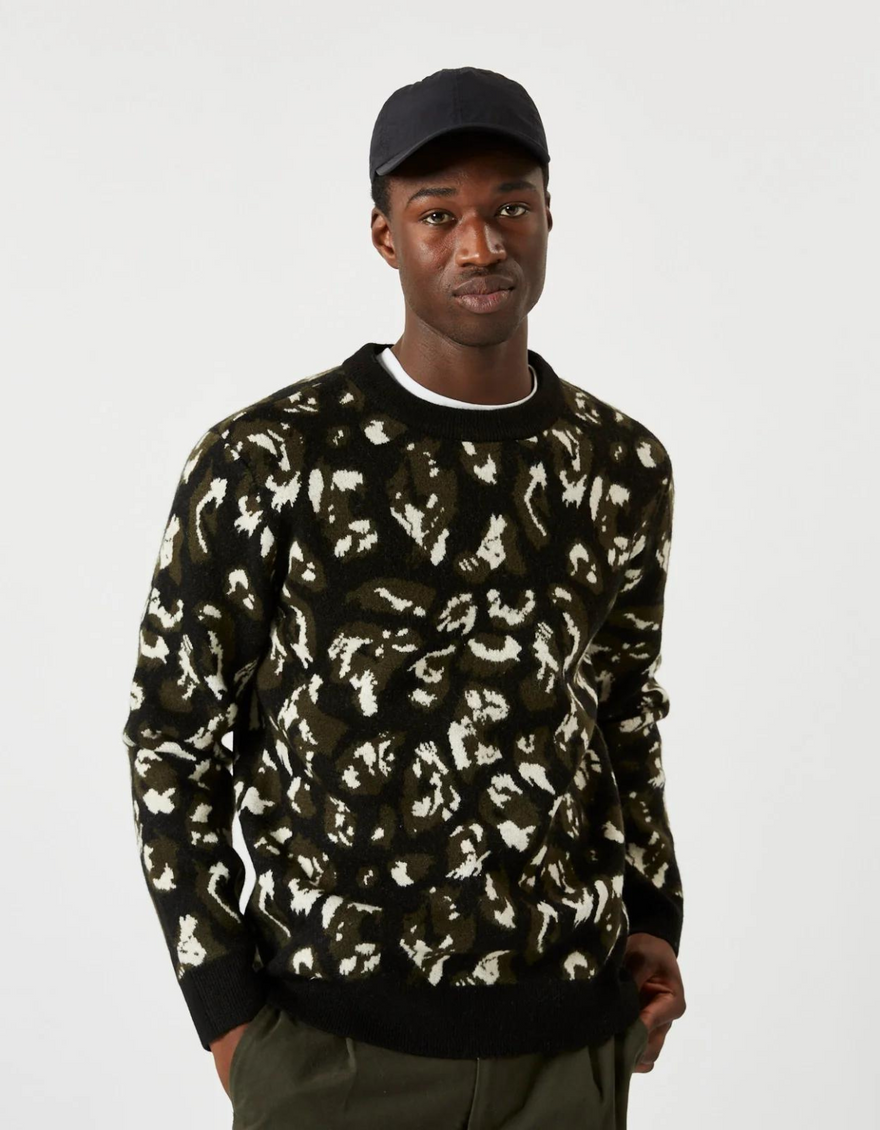 Jakob Graphic Sweater in Beetle
