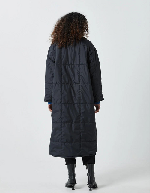 Quilta Long Oversized Quilted Coat in Black