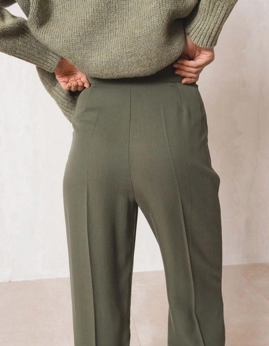 Pleated Front Trouser in Khaki
