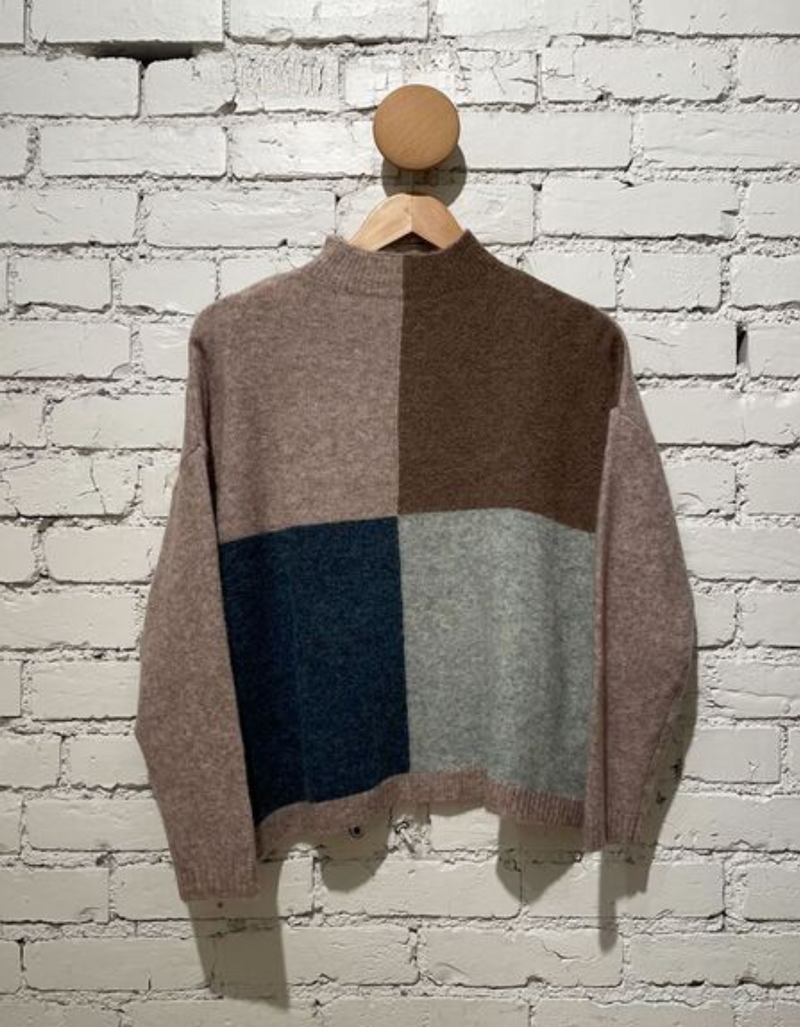 Colorblocked Sweater in Beige