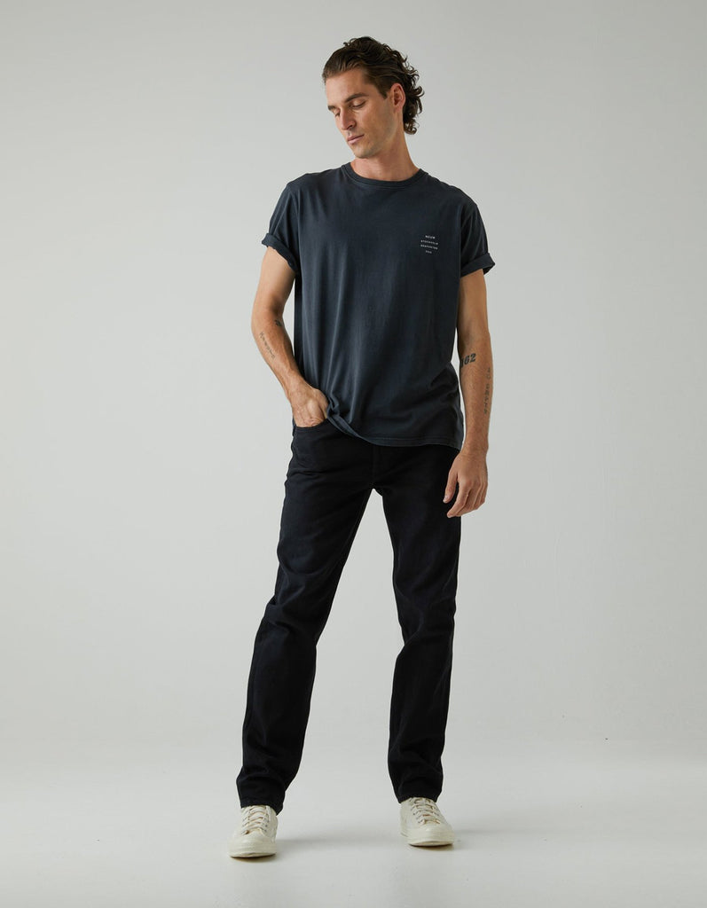 Ray Straight Jean 34L in Reverent Black